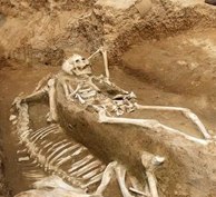 Photos_ Human Sacrifices Found at Ancient China Complex.jpg