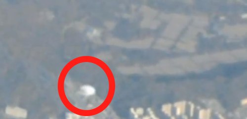 UFO Caught From Airplane - Seoul, South Korea - April 07, 2012 - YouTube.jpg